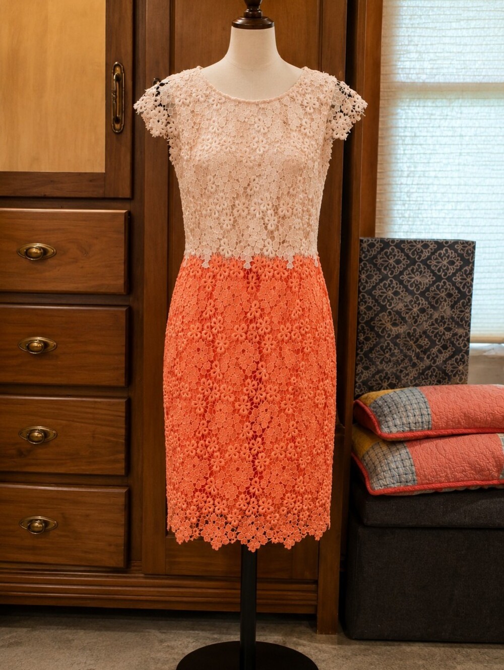 julia jordan Cream and Coral Lace Sheath Dress